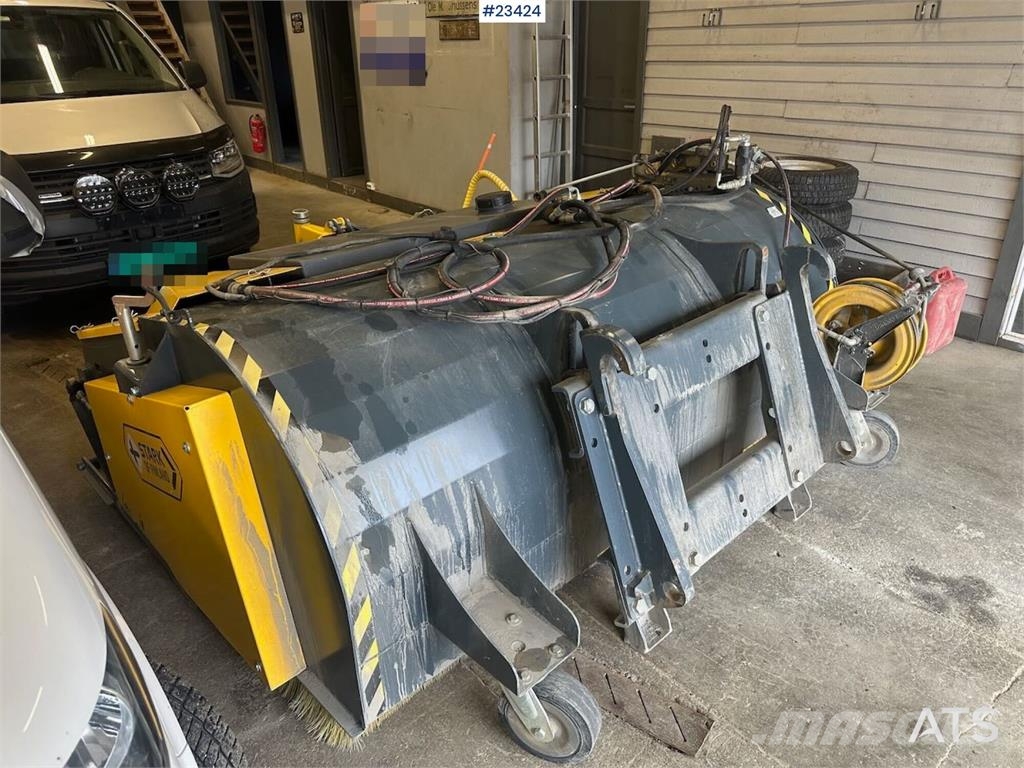 Stark KH2500S sweeper Pometalni stroji