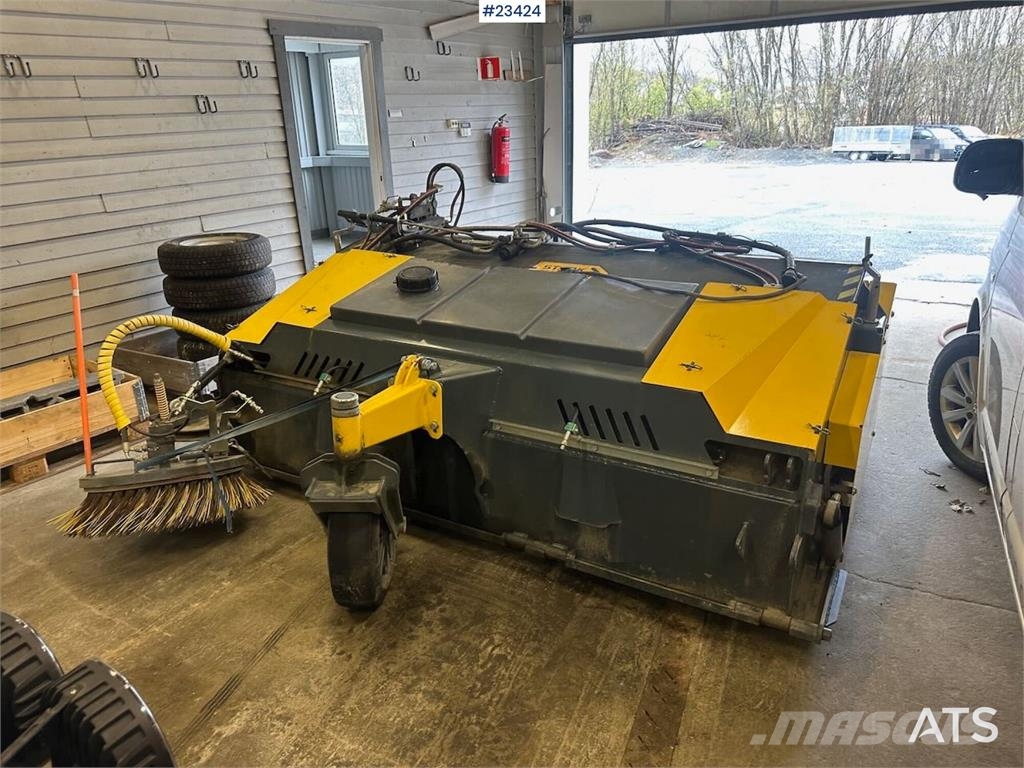 Stark KH2500S sweeper Pometalni stroji