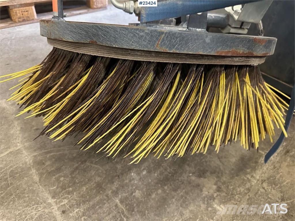 Stark KH2500S sweeper Pometalni stroji