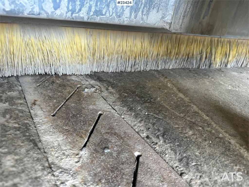 Stark KH2500S sweeper Pometalni stroji