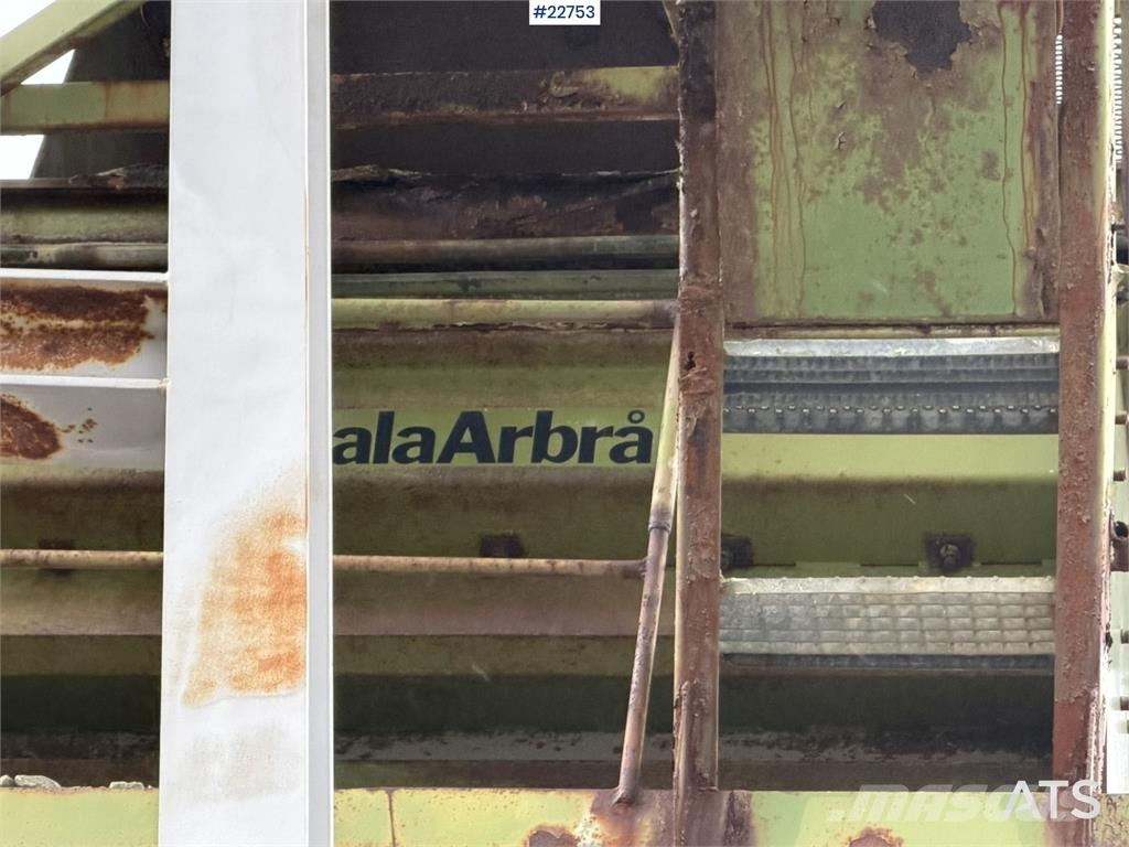 Svedala Arbrå coarse screen with side conveyor Zeefinstallatie