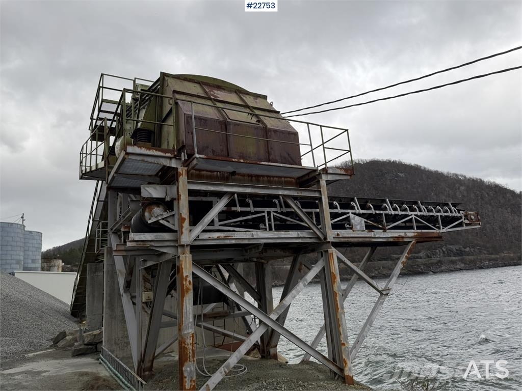 Svedala Arbrå coarse screen with side conveyor Zeefinstallatie