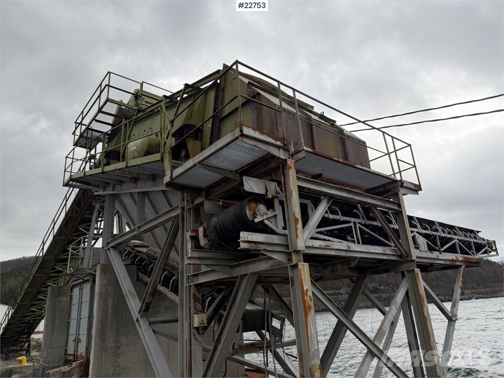 Svedala Arbrå coarse screen with side conveyor Zeefinstallatie