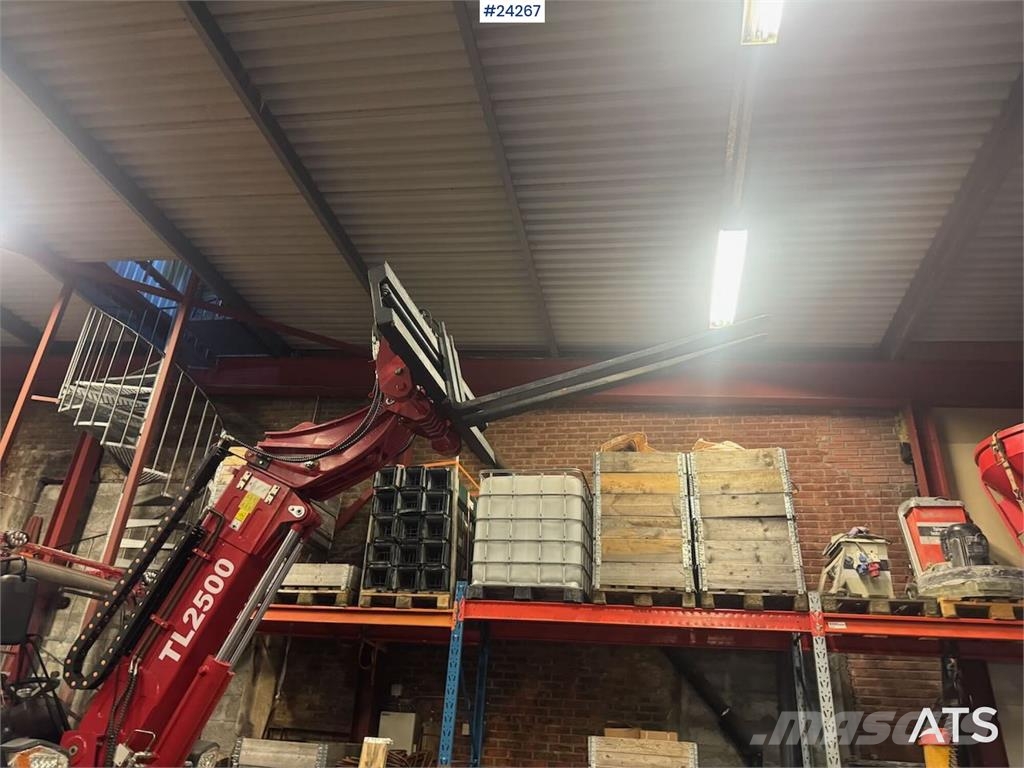 Taian TL2500 Wheel Loader w/ 2 Buckets and Pallet Forks  Wielladers