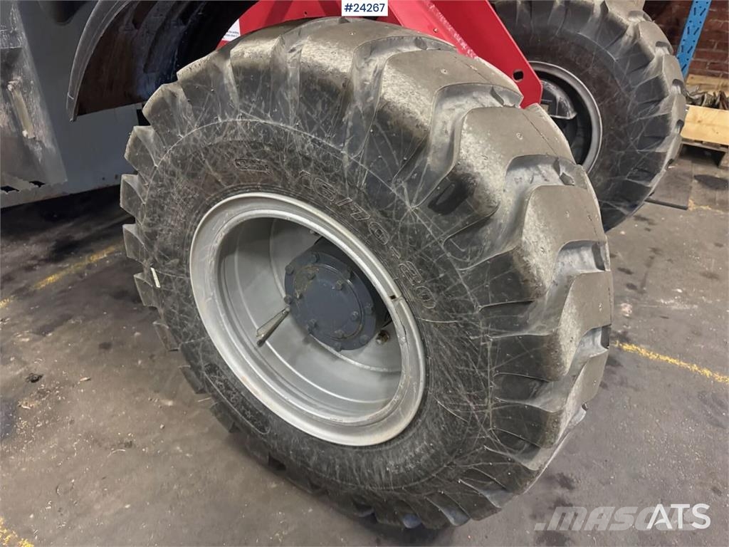 Taian TL2500 Wheel Loader w/ 2 Buckets and Pallet Forks  Wielladers