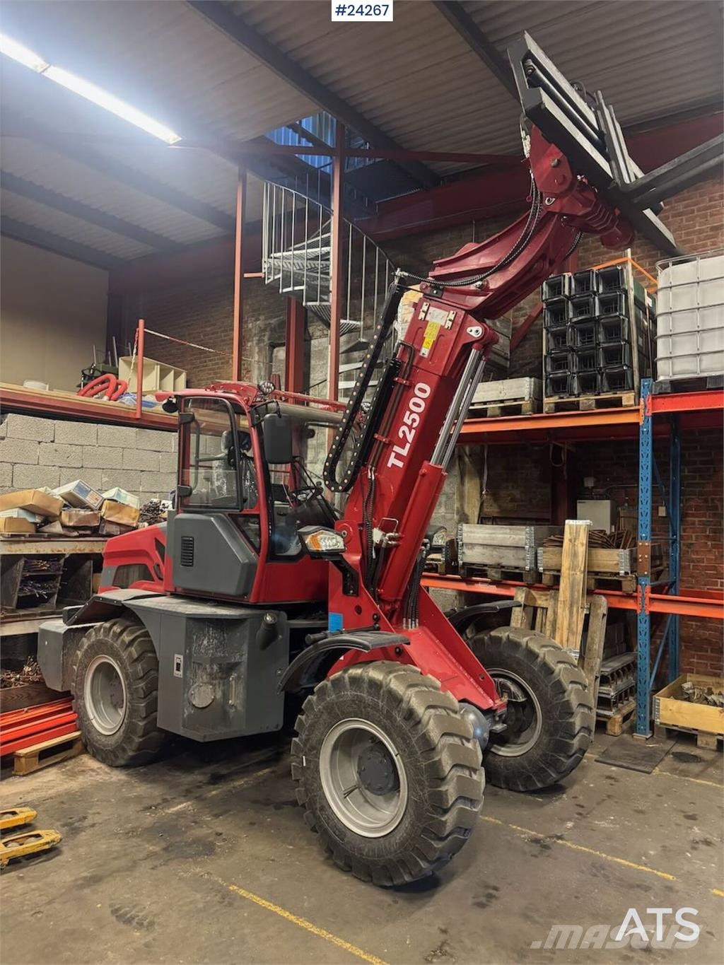 Taian TL2500 Wheel Loader w/ 2 Buckets and Pallet Forks  Wielladers