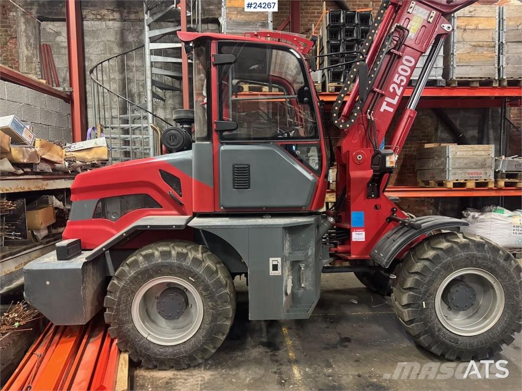 Taian TL2500 Wheel Loader w/ 2 Buckets and Pallet Forks  Wielladers