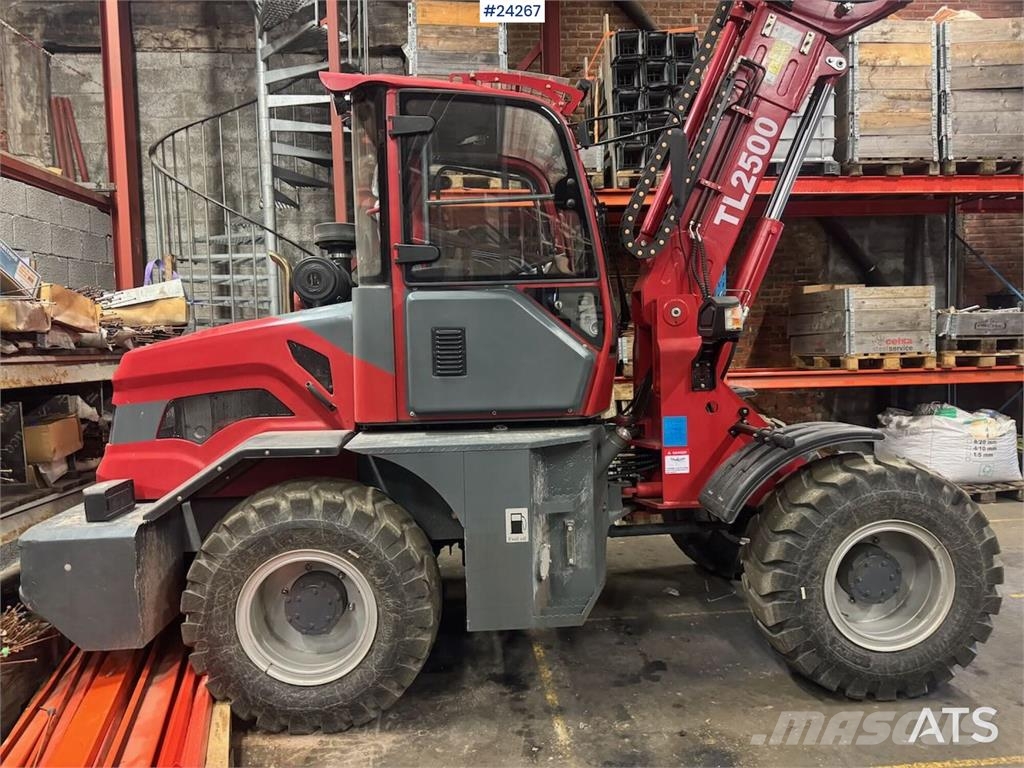 Taian TL2500 Wheel Loader w/ 2 Buckets and Pallet Forks  Wielladers