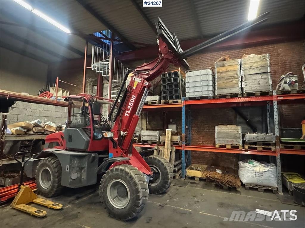 Taian TL2500 Wheel Loader w/ 2 Buckets and Pallet Forks  Wielladers
