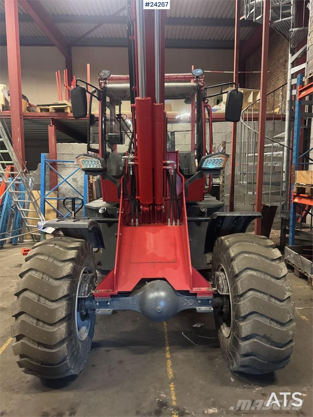 Taian TL2500 Wheel Loader w/ 2 Buckets and Pallet Forks  Wielladers