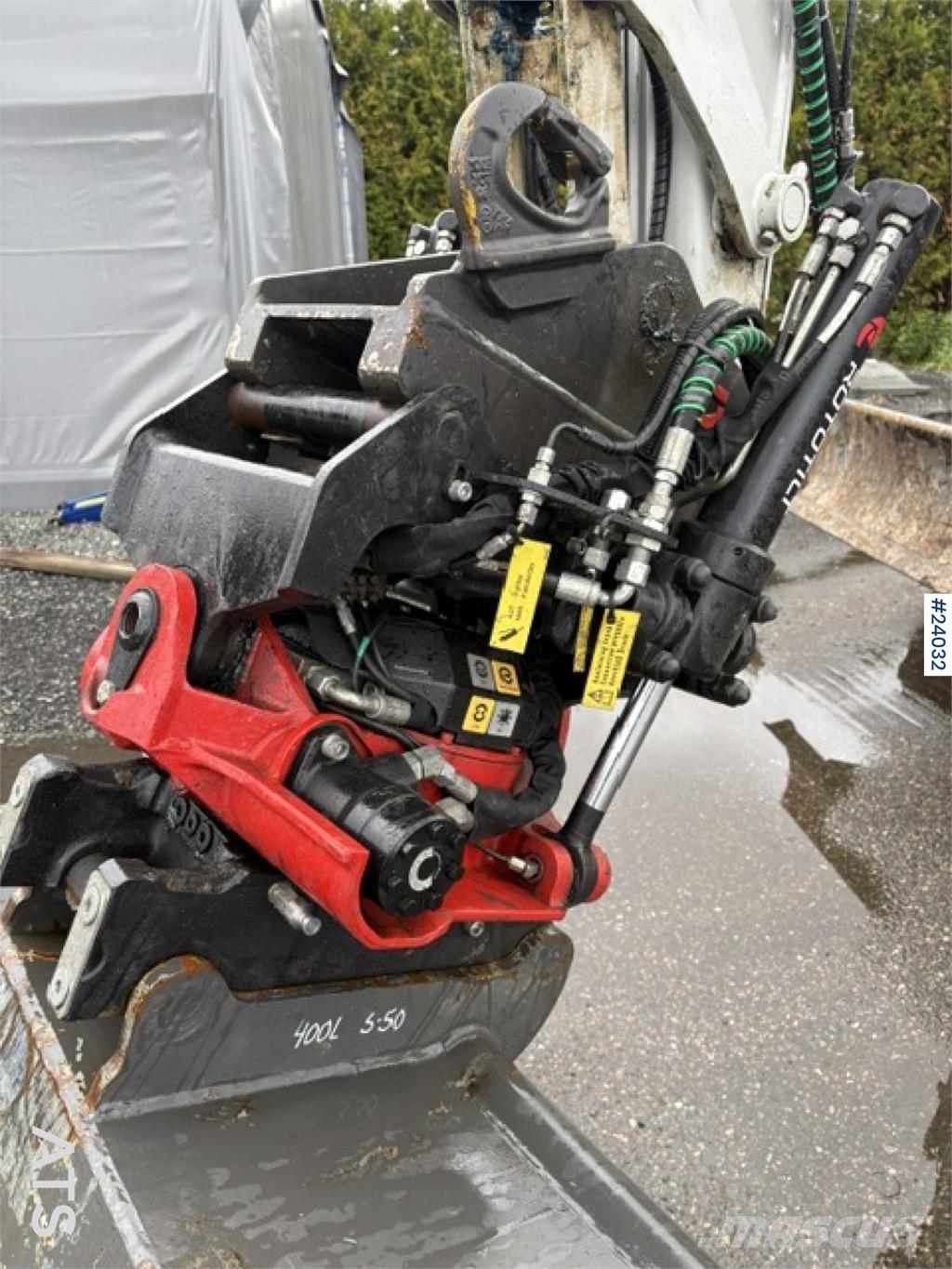 Takeuchi TB280FR excavator with grading bucket and rototilt Εκσκαφείς με ερπύστριες