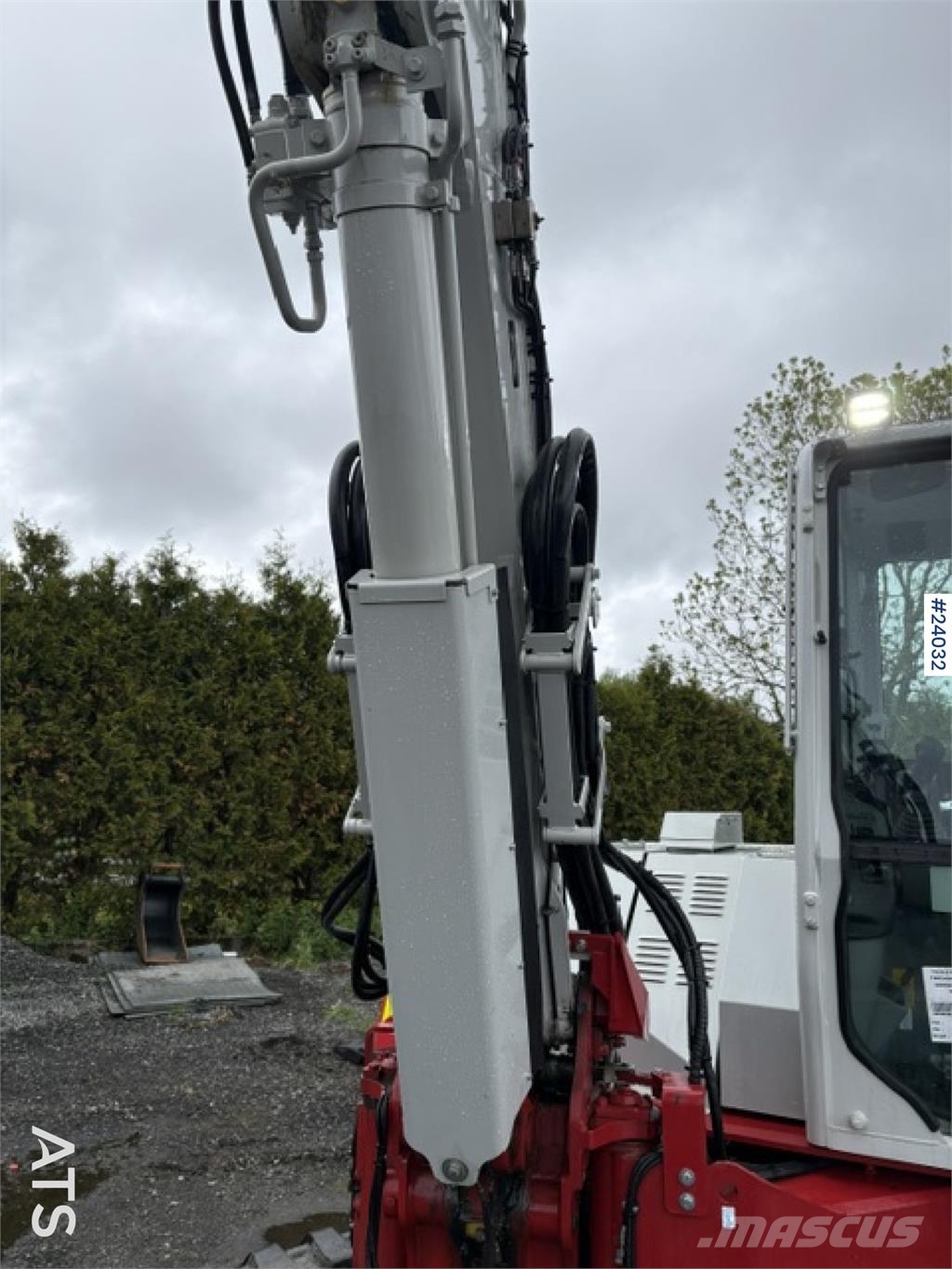 Takeuchi TB280FR excavator with grading bucket and rototilt Εκσκαφείς με ερπύστριες