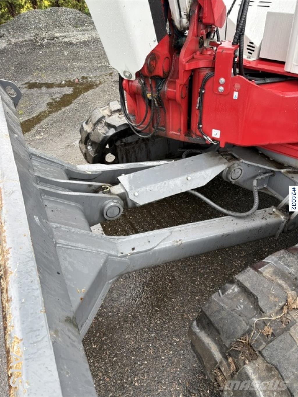 Takeuchi TB280FR excavator with grading bucket and rototilt Εκσκαφείς με ερπύστριες