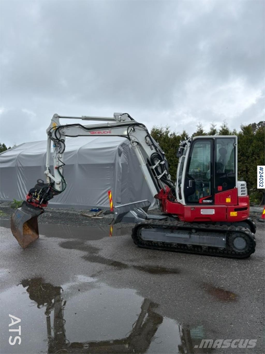 Takeuchi TB280FR excavator with grading bucket and rototilt Εκσκαφείς με ερπύστριες