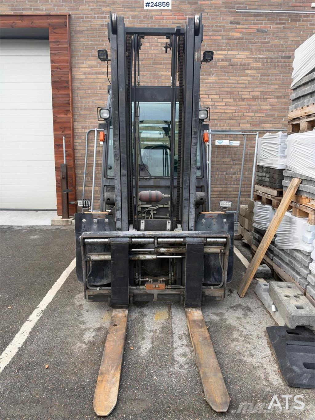 TCM 40 Counterbalance forklift Dyzeliniai krautuvai
