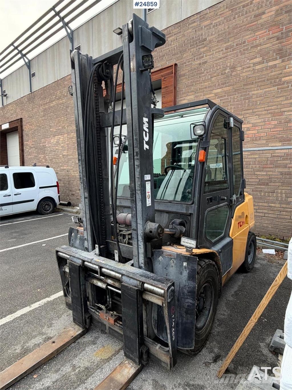 TCM 40 Counterbalance forklift Dyzeliniai krautuvai
