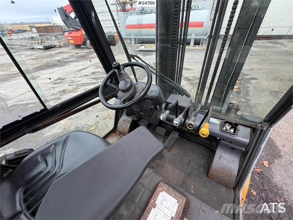 TCM FD50T9 5 ton truck Další
