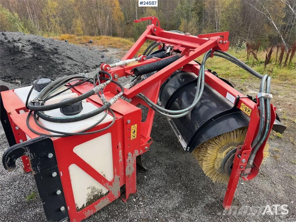 Tokvam FK sweeper with quick-attach system Anlegg - Annet