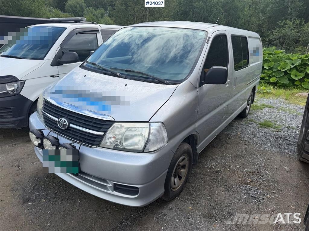 Toyota Hiace 4WD w/ two sets of tires. Auto's