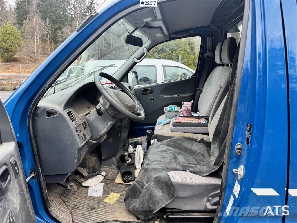 Toyota Hiace 4WD with 2 sets of tires Lieferwagen
