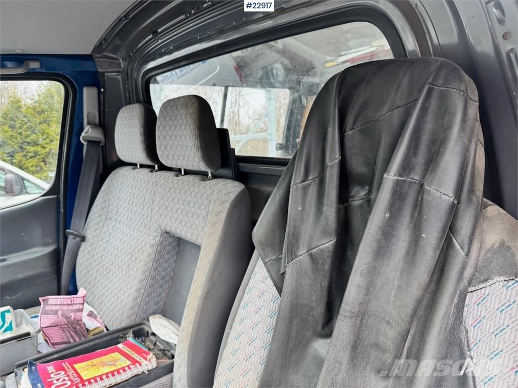 Toyota Hiace 4WD with 2 sets of tires Lieferwagen