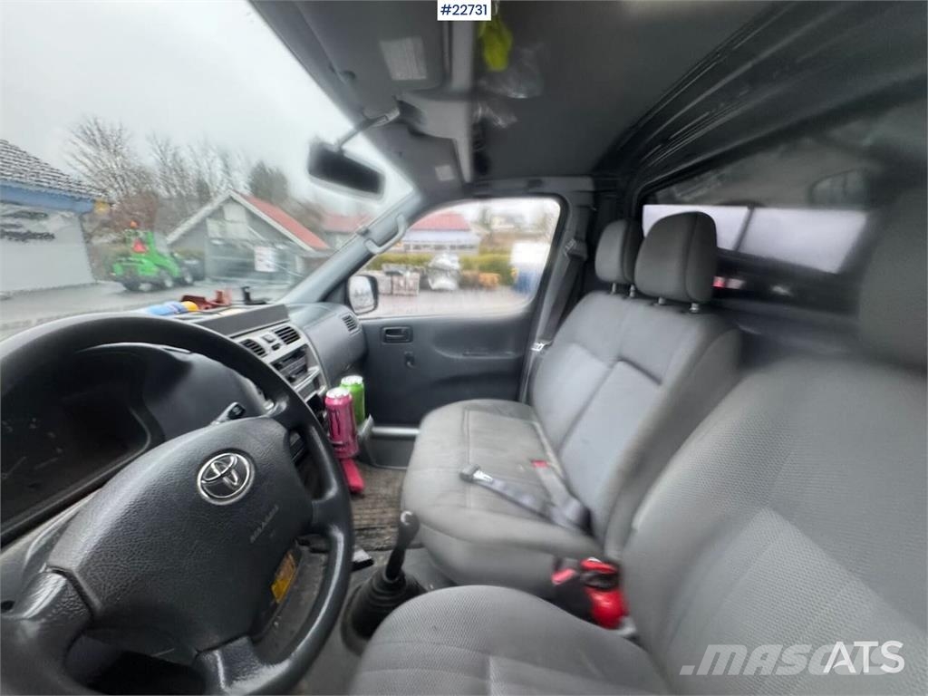 Toyota Hiace 4x4. Furgonetas cerradas