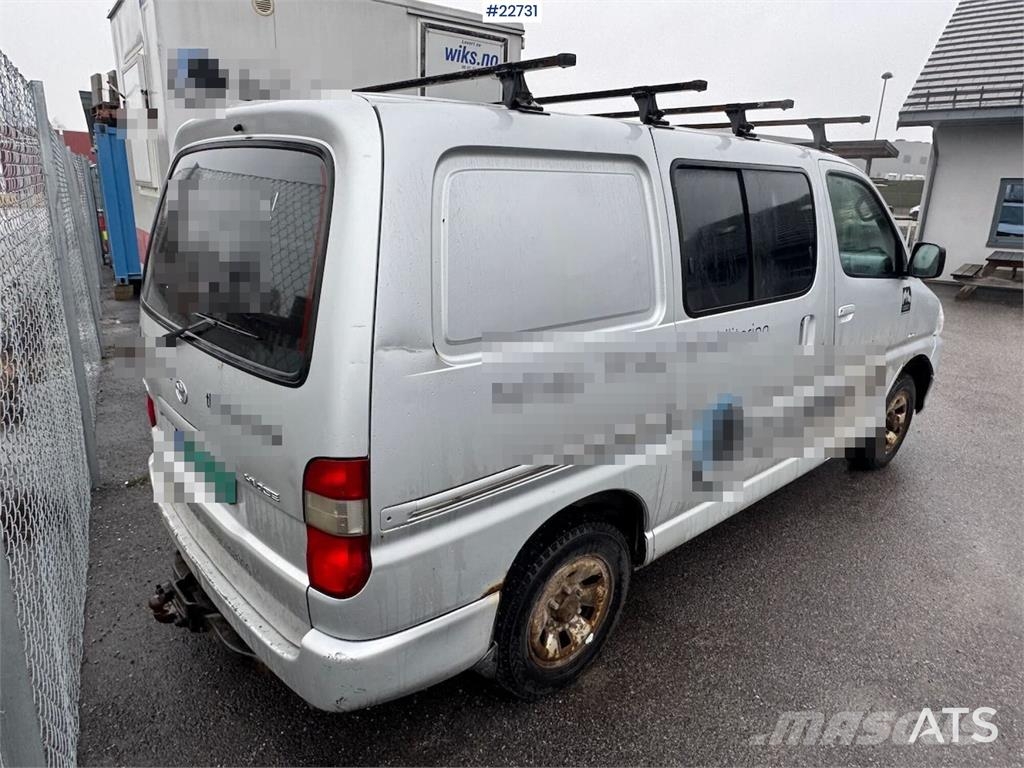 Toyota Hiace 4x4. Furgonetas cerradas