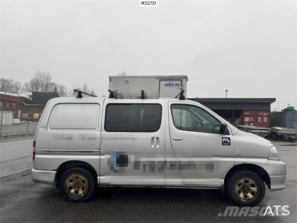 Toyota Hiace 4x4. Furgonetas cerradas