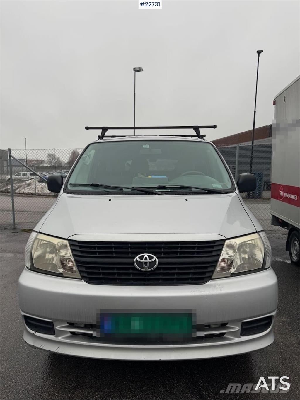 Toyota Hiace 4x4. Furgonetas cerradas