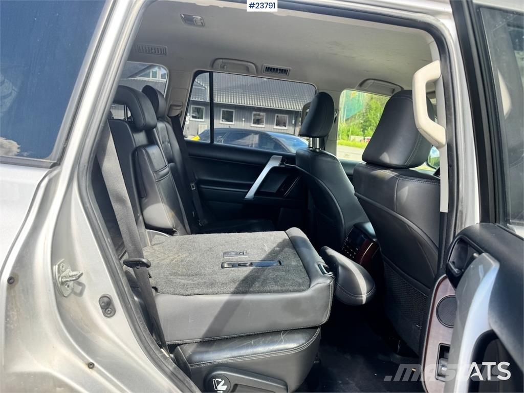 Toyota Land Cruiser – 190 HP – 2 Sets of Tires شاحنة مقفلة