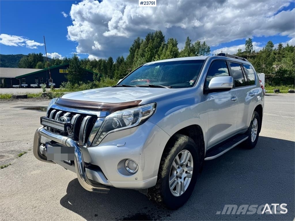 Toyota Land Cruiser – 190 HP – 2 Sets of Tires شاحنة مقفلة