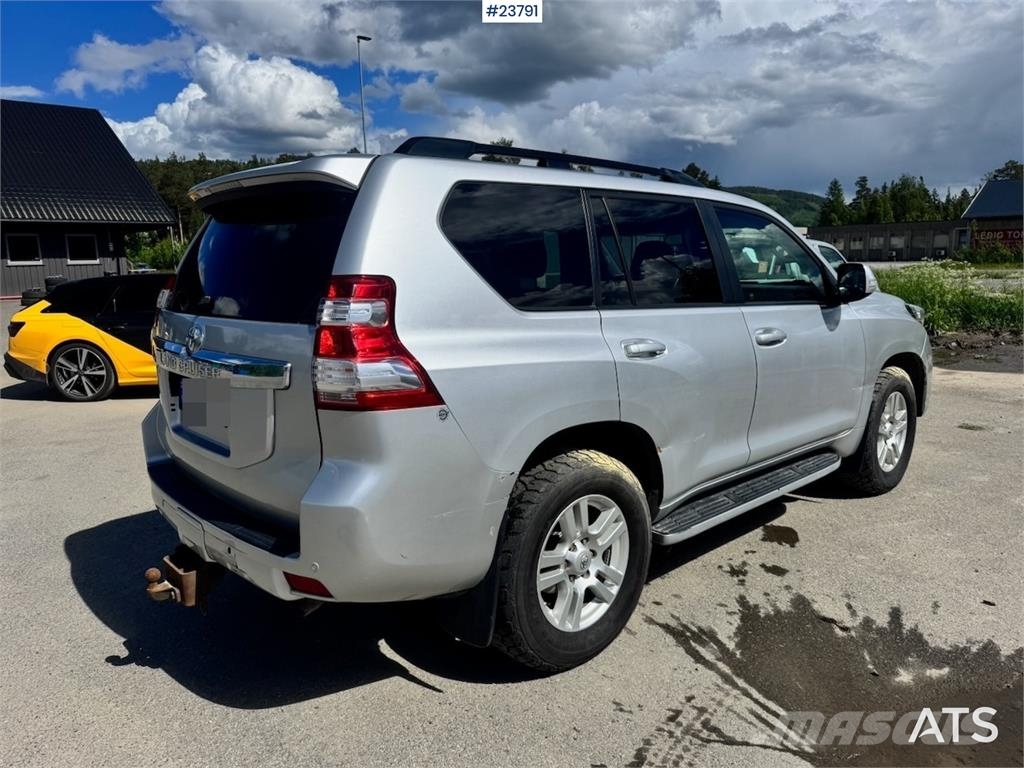Toyota Land Cruiser – 190 HP – 2 Sets of Tires شاحنة مقفلة