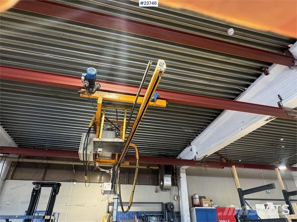  Traverskran - 30 meter skinnegang + hengepresser 其他升降機械