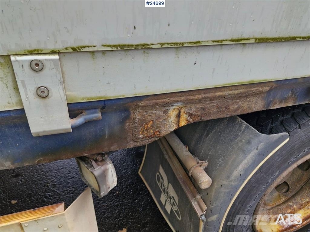 Tyllis 2 akslet Flatbed trailer – repair project with fol Vlakke laadvloer