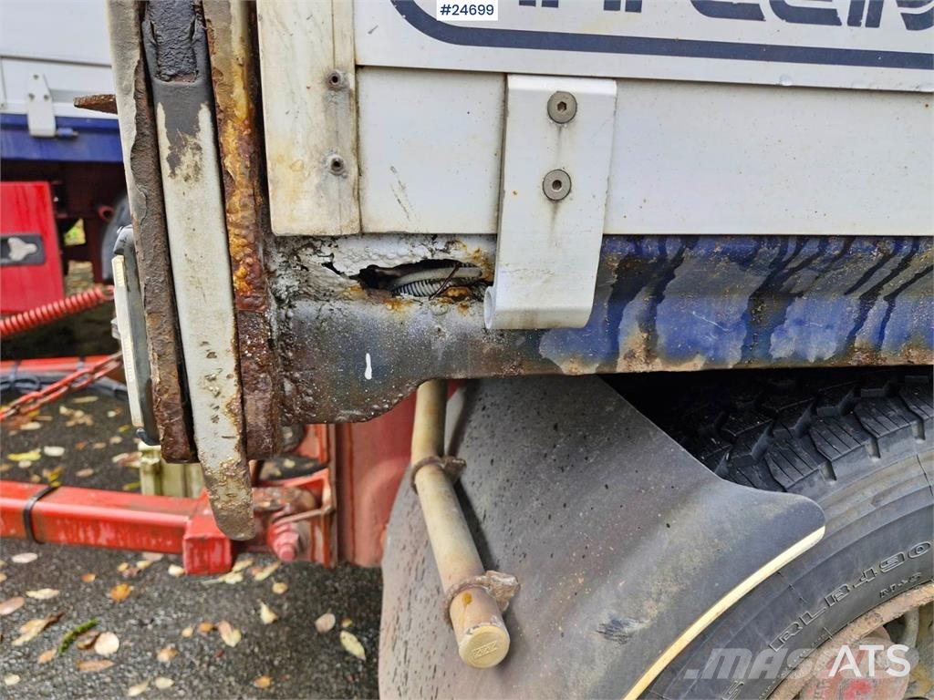 Tyllis 2 akslet Flatbed trailer – repair project with fol Vlakke laadvloer