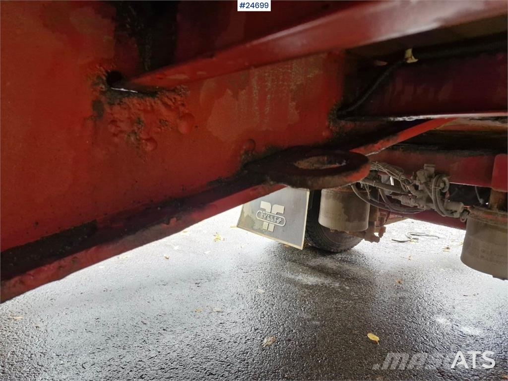 Tyllis 2 akslet Flatbed trailer – repair project with fol Vlakke laadvloer