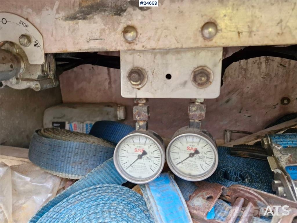 Tyllis 2 akslet Flatbed trailer – repair project with fol Vlakke laadvloer