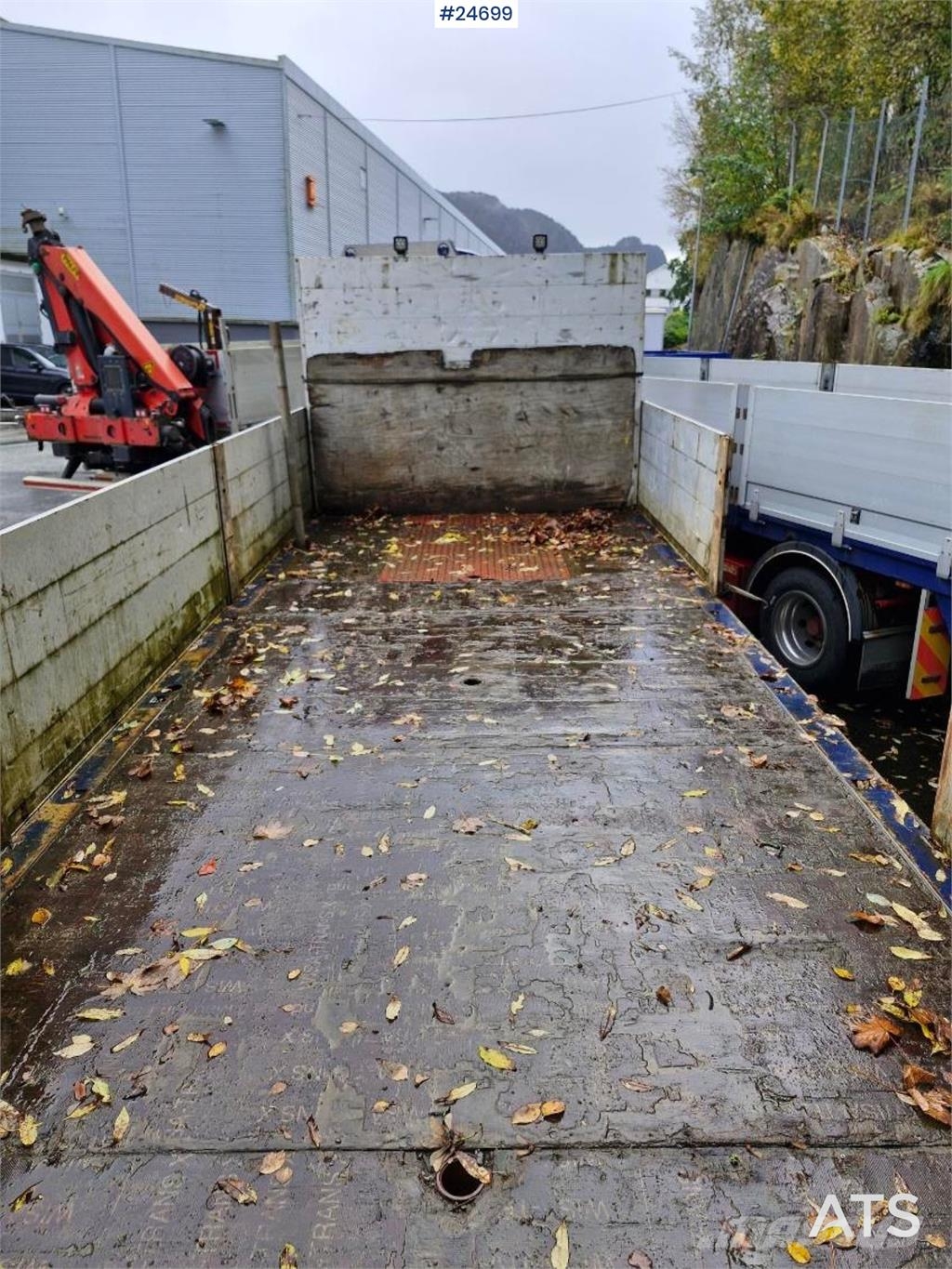 Tyllis 2 akslet Flatbed trailer – repair project with fol Vlakke laadvloer