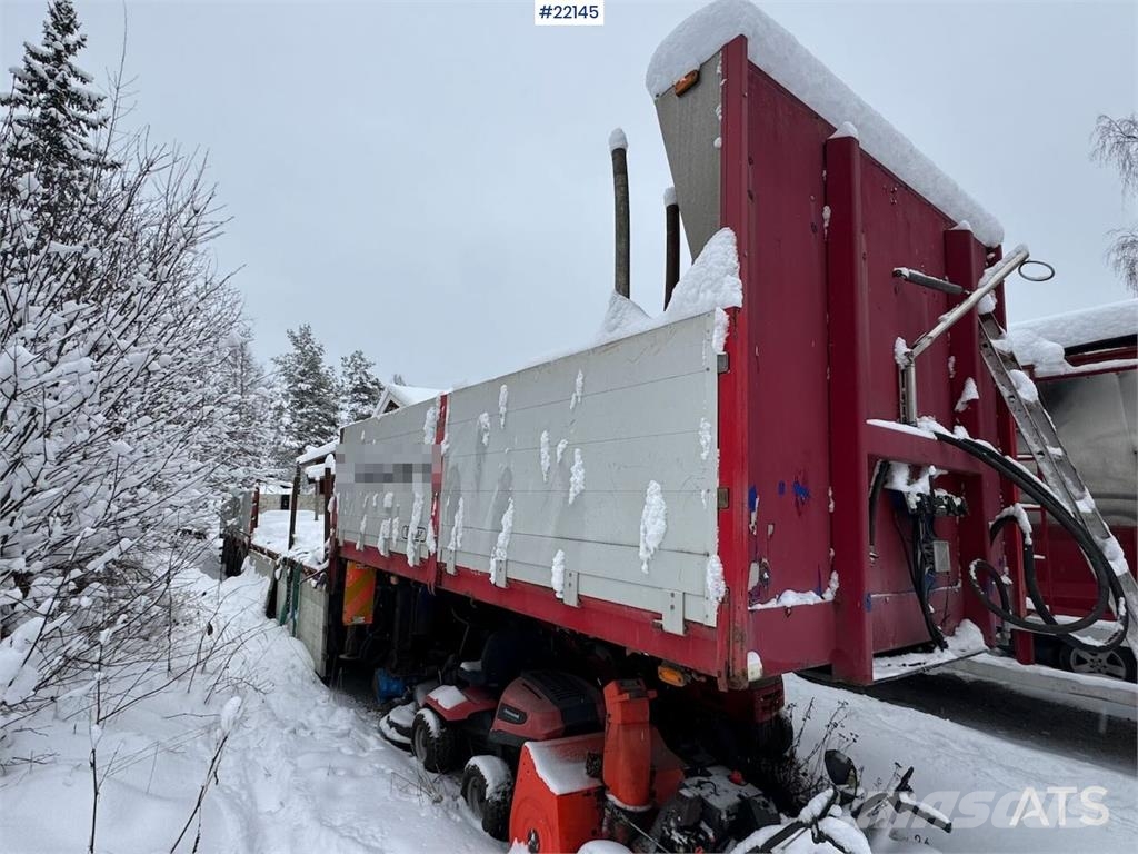 Tyllis jumbo semi-trailer with HMF crane Ostatní návěsy