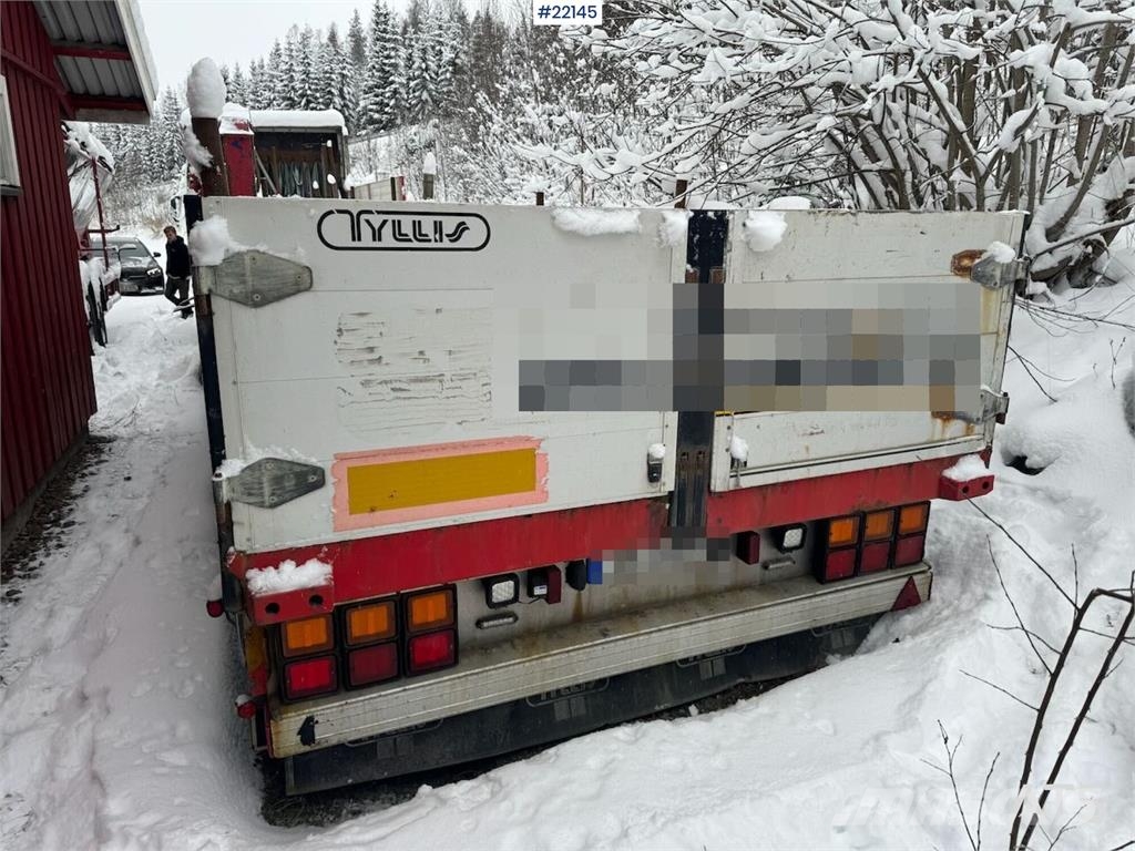 Tyllis jumbo semi-trailer with HMF crane Ostatní návěsy