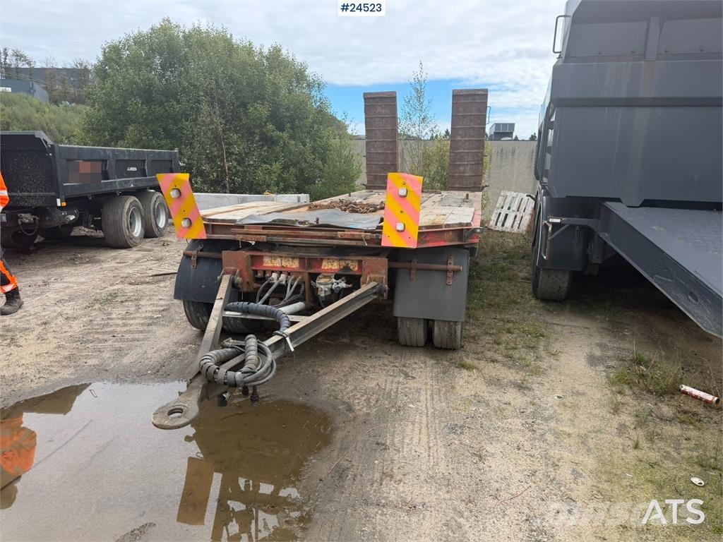 U LTU 3 Tri-axle machinery trailer with hydraulic Plataformas bajas