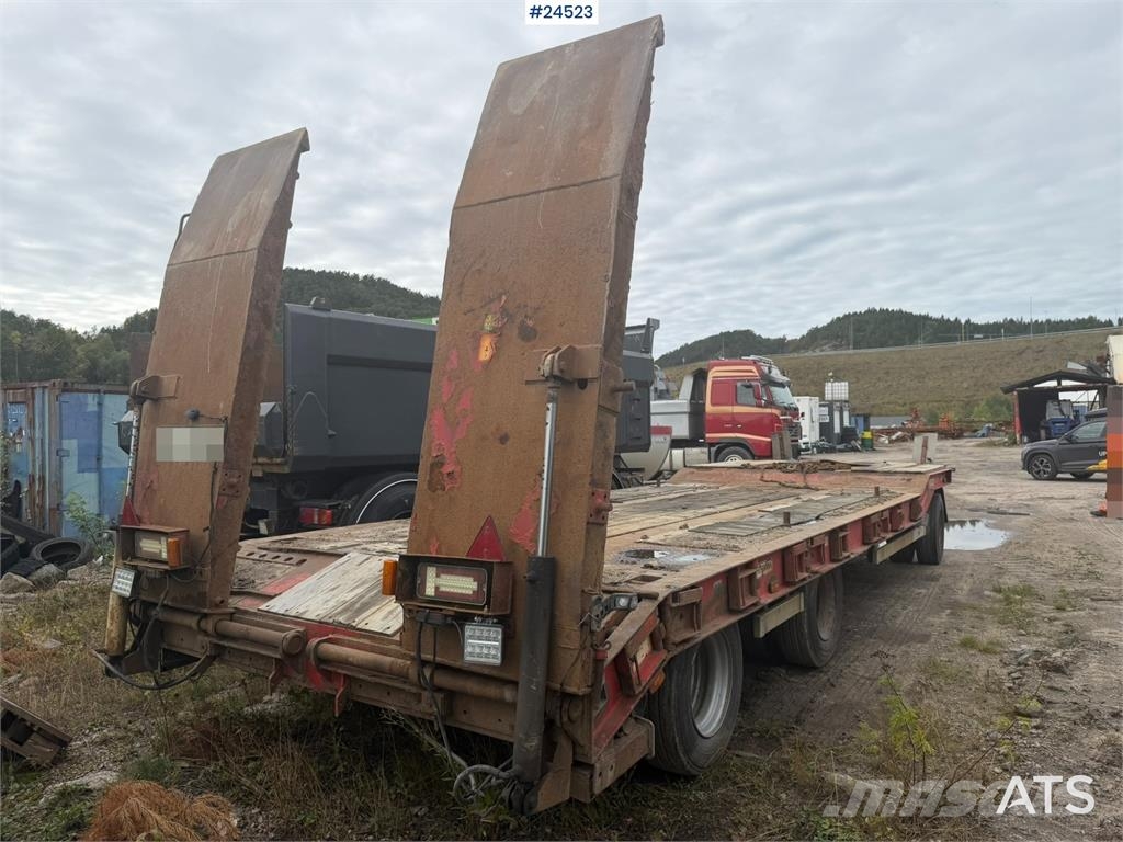 U LTU 3 Tri-axle machinery trailer with hydraulic Plataformas bajas