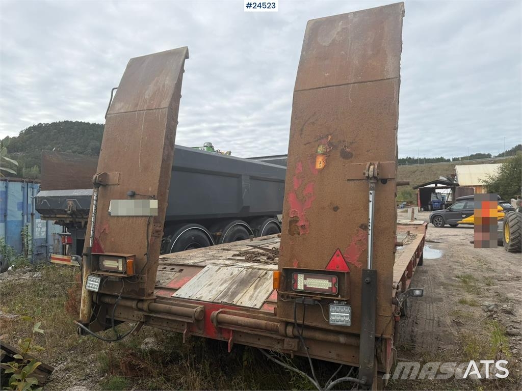 U LTU 3 Tri-axle machinery trailer with hydraulic Plataformas bajas