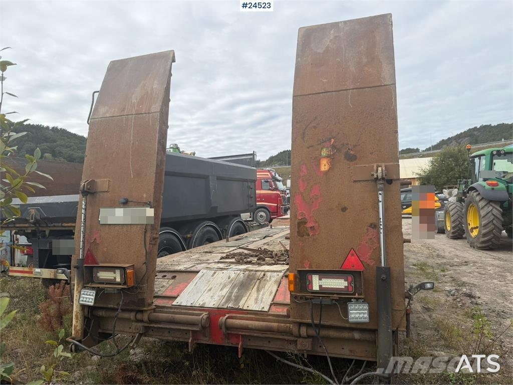 U LTU 3 Tri-axle machinery trailer with hydraulic Plataformas bajas