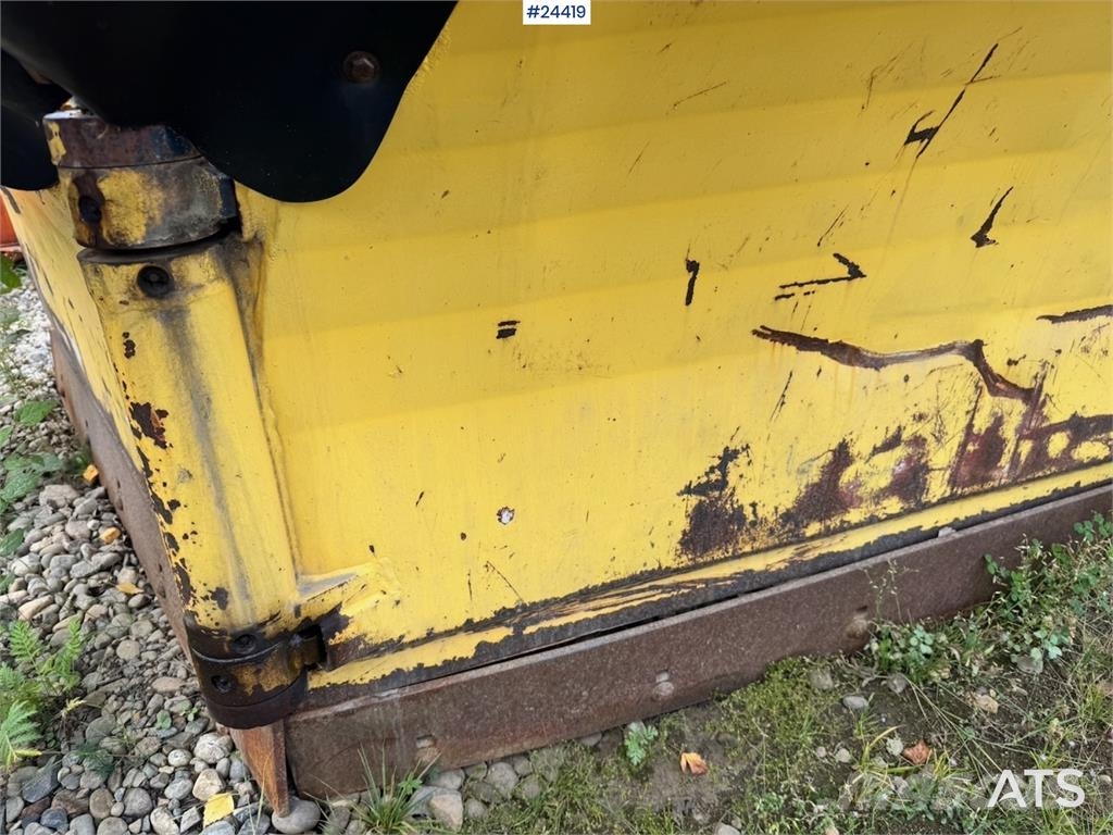 V-plog 3,3 meter bred Снігоочищувальні ножі та плуги