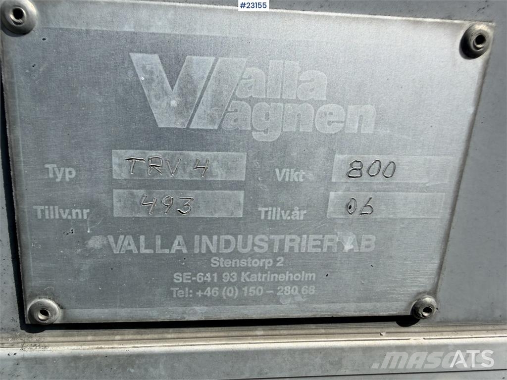 Valla Mannskapsbrakke with a toilet and refrigerator barăci de construcții