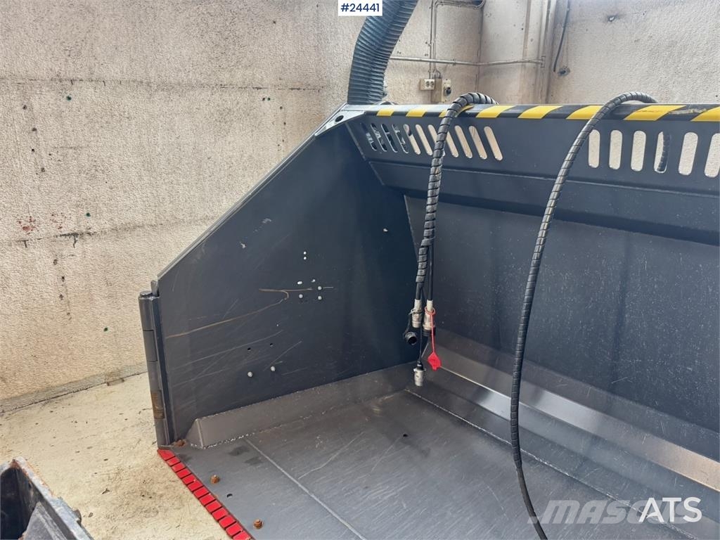 Vama EPS225H Folding Wing Bucket for Wheel Loader Skuffer