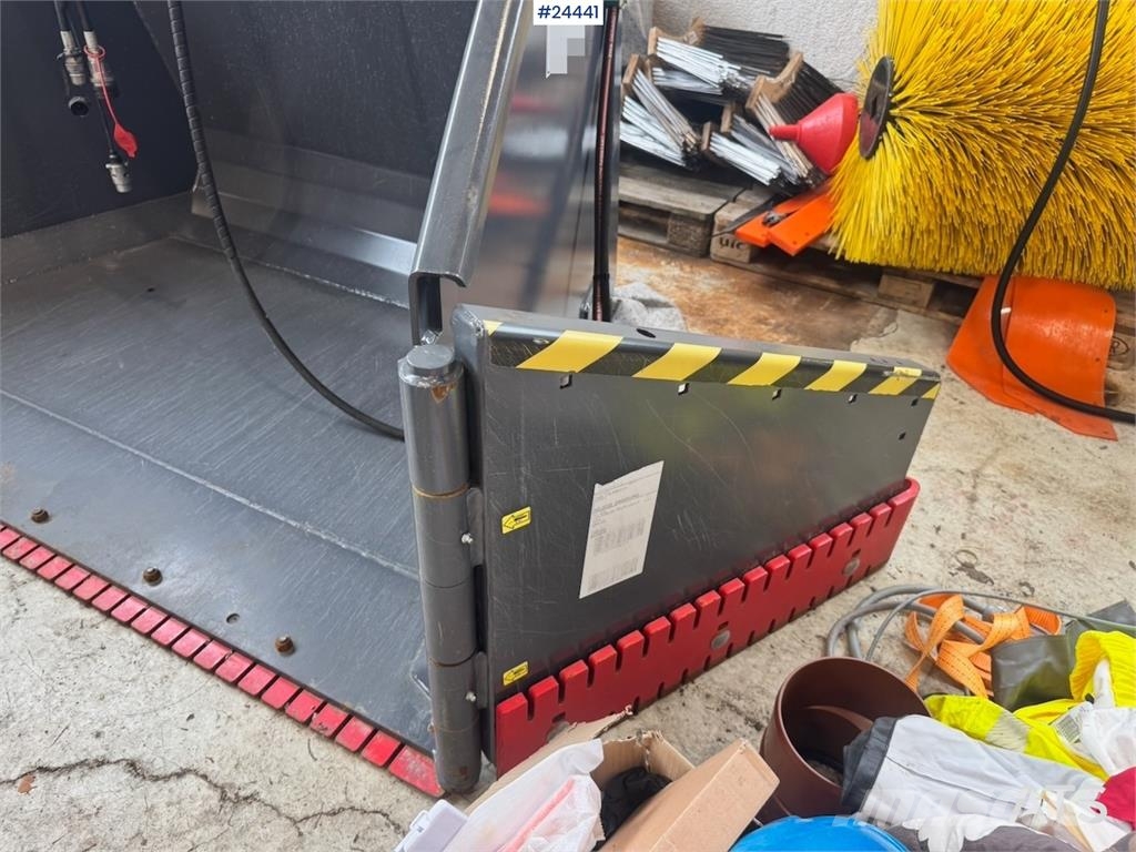 Vama EPS225H Folding Wing Bucket for Wheel Loader Skuffer