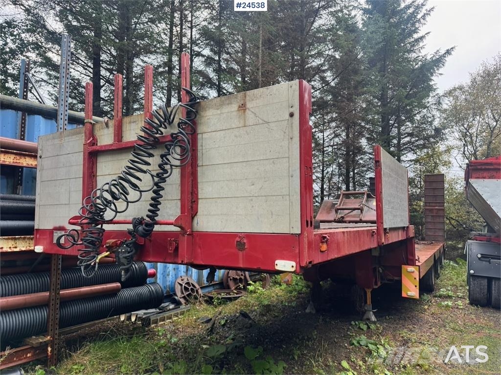 Vang Machine Semi-Trailer with Hydraulic Ramps and Exte Other semi-trailers