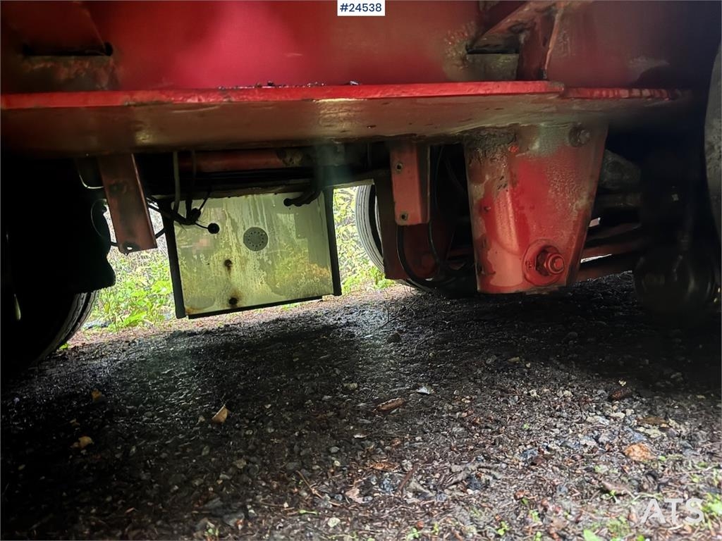 Vang Machine Semi-Trailer with Hydraulic Ramps and Exte Other semi-trailers